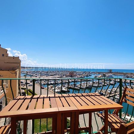 A Casa Di Rino Apartment Nettuno Bagian luar foto