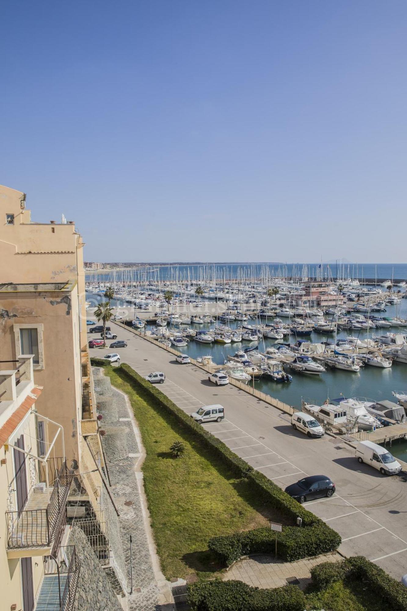A Casa Di Rino Apartment Nettuno Bagian luar foto